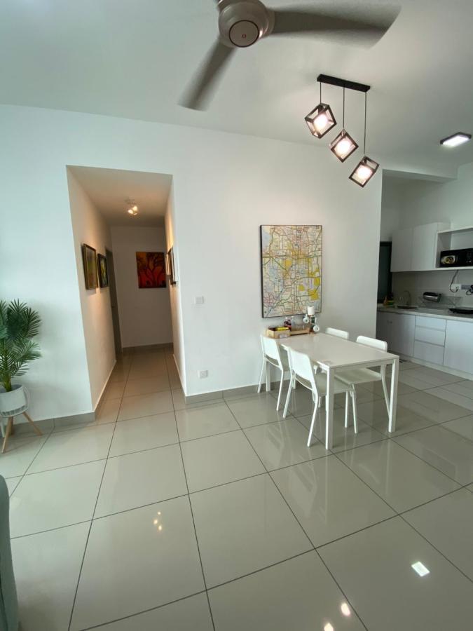 Almyra Apartment
